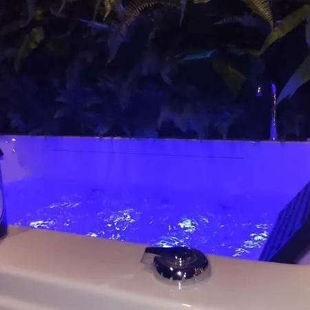 L'echappee Du Soleil Couchant Balneo Sauna Massage *