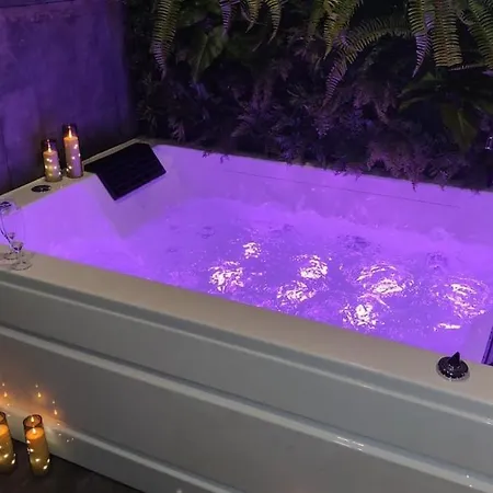 Semesterbostad L'echappee Du Soleil Couchant Balneo Sauna Massage